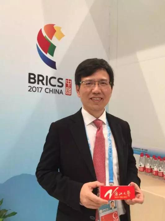 杭州海兴电力科技股份有限公司董事长周良璋日昌升集团总裁唐军(右)与